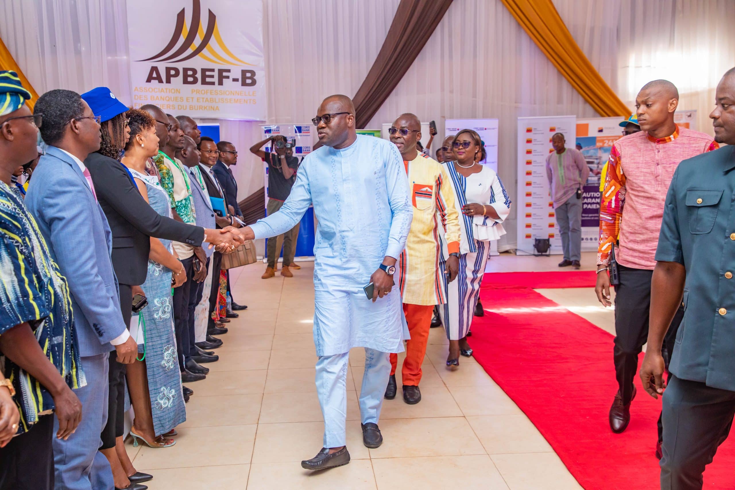 Arrivée officielle sur tapis rouge lors des Business Days de l'APBEF-B